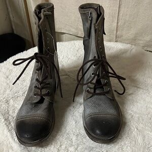Women's Gray Lace-Up Combat Boots